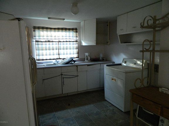 2nd image of 2276 Washington Ave