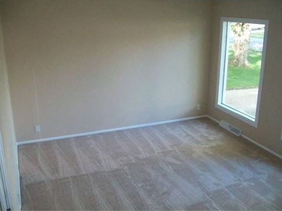 4th image of 1745 Winston Dr