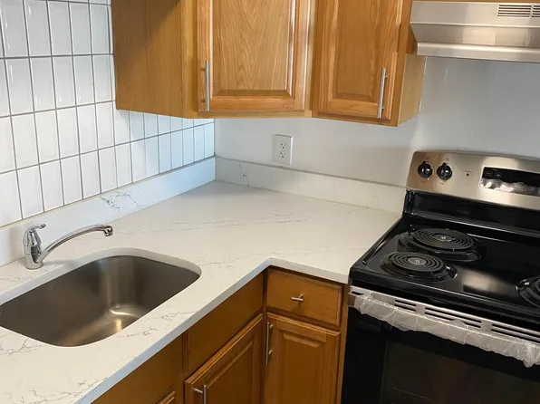 170 Knox St APT 1, Albany, NY 12208