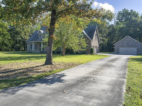3rd image of 629 Bonner Way