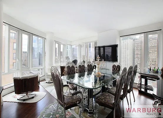 Rented by Warburg | media 12