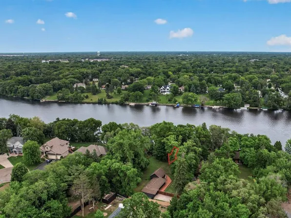 11138 W River Rd, Champlin, MN 55316