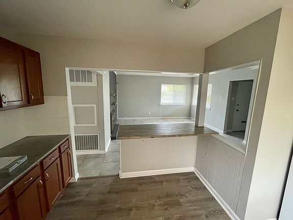 3rd image of 2213 Kerwin Dr