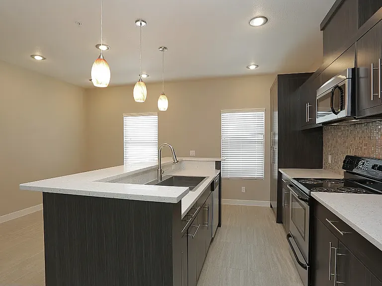 Moderno Village Apartments and Town Homes — Photo 10