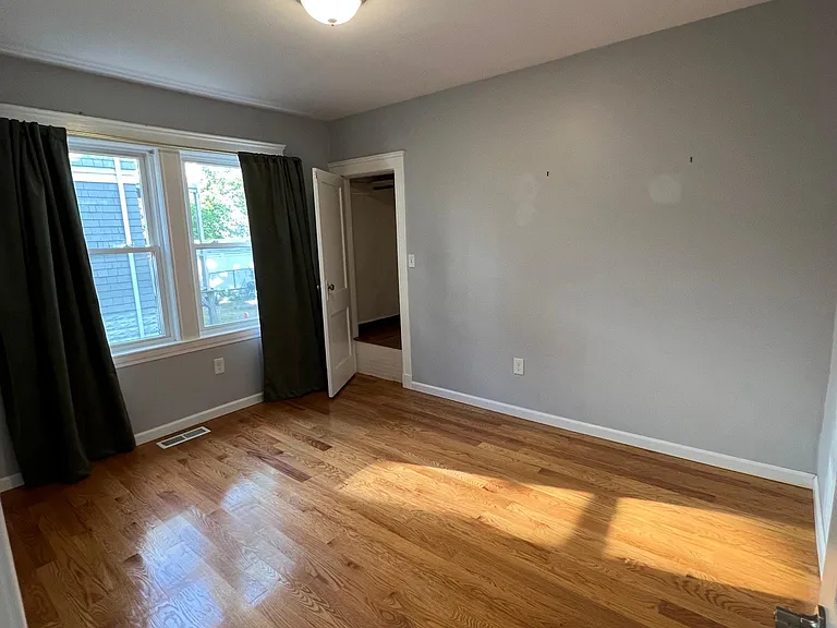 102-104 Varnum St #1 — Photo 10