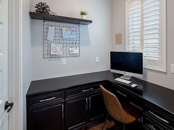 5th image of 2628 N Acacia Way