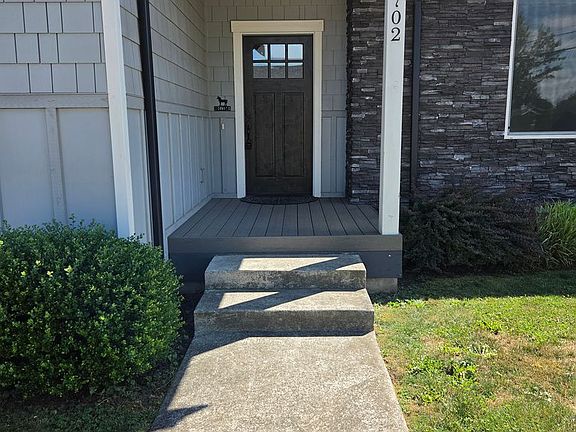 2nd image of 1702 Aaron Dr