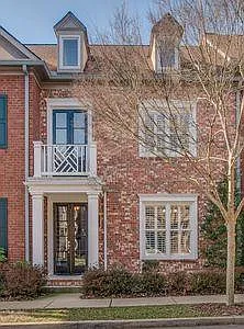 1013 Cumberland Park Dr — Photo 2