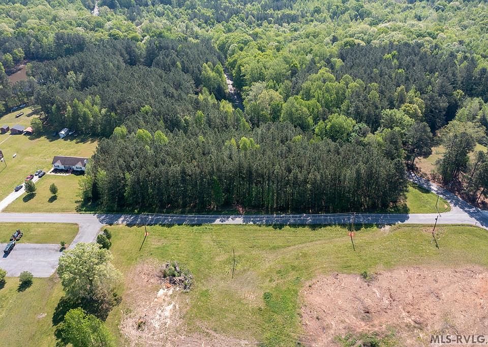 1st image of 1 Country Ln