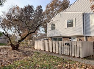 8275 Hewlet Dr, Indianapolis, IN 46268