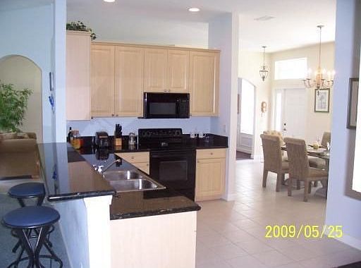 2nd image of 422 NW Canterbury Ct