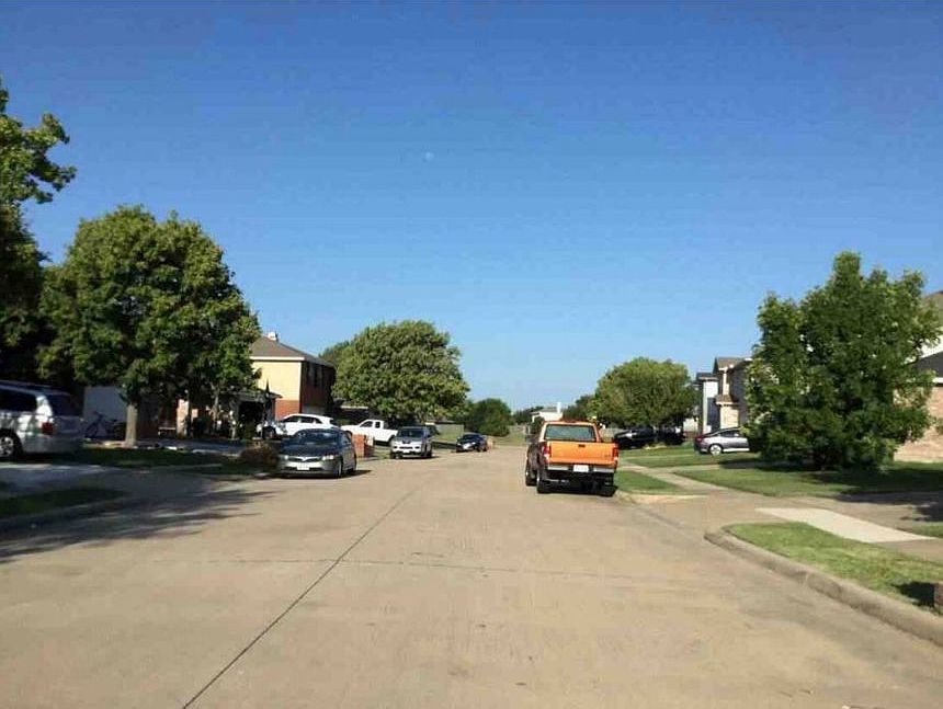 Exterior Neighborhood (street photo)