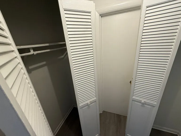 4822 Spring Lake Dr #D — Photo 19