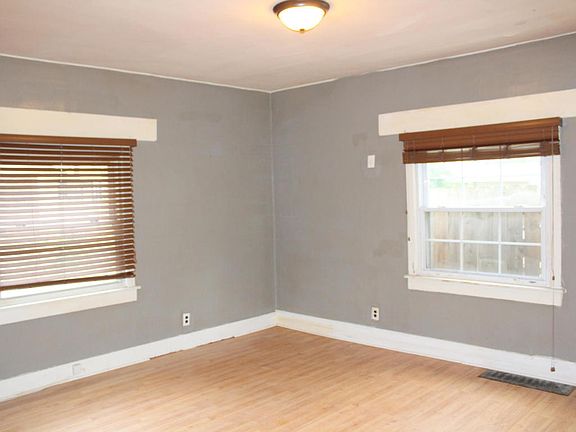 2nd image of 2223 Francis Ave SE
