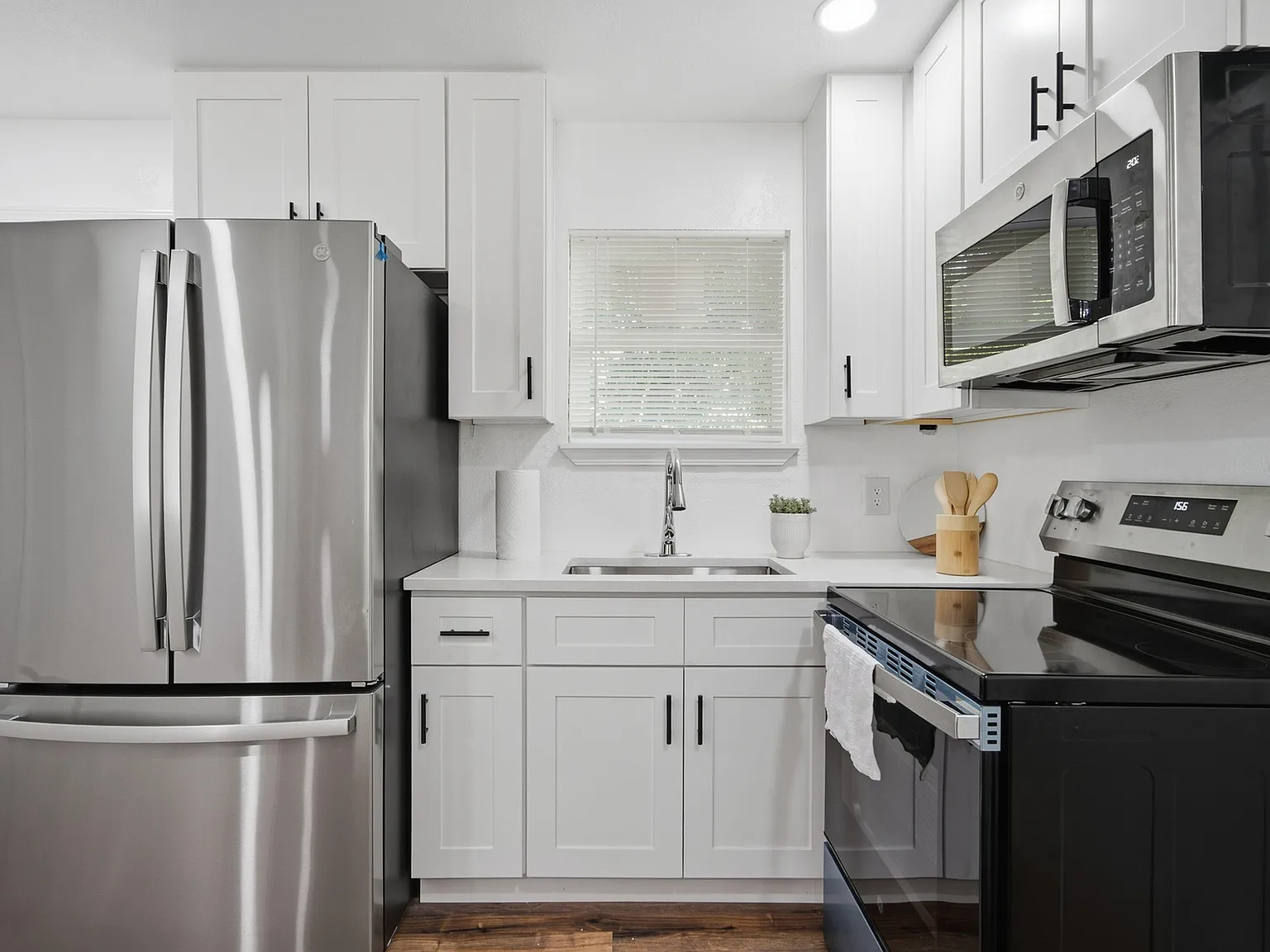 4 bed, 1.0 bath, 1180 sqft, $836 — Photo 4