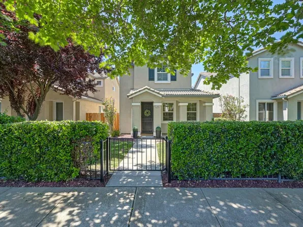 2888 Mojave Dr, West Sacramento, CA 95691