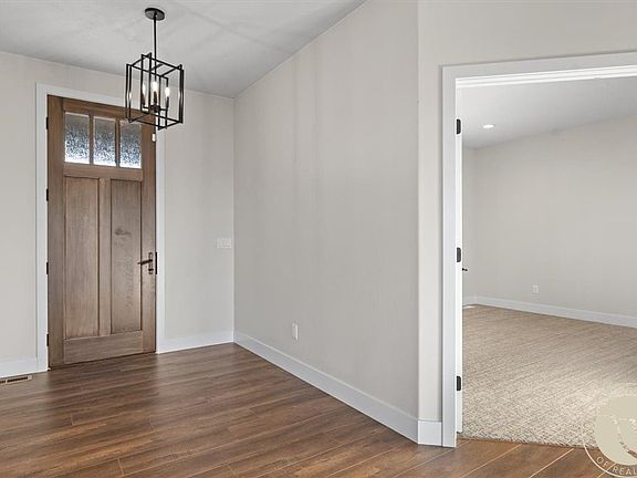 3rd image of 5431 Dovetail Ave