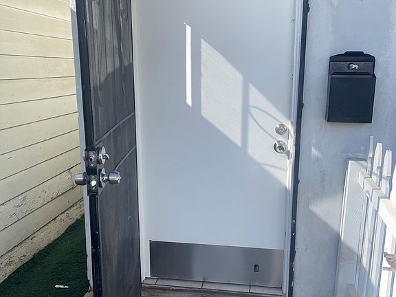 4th image of 1828 G Ave
