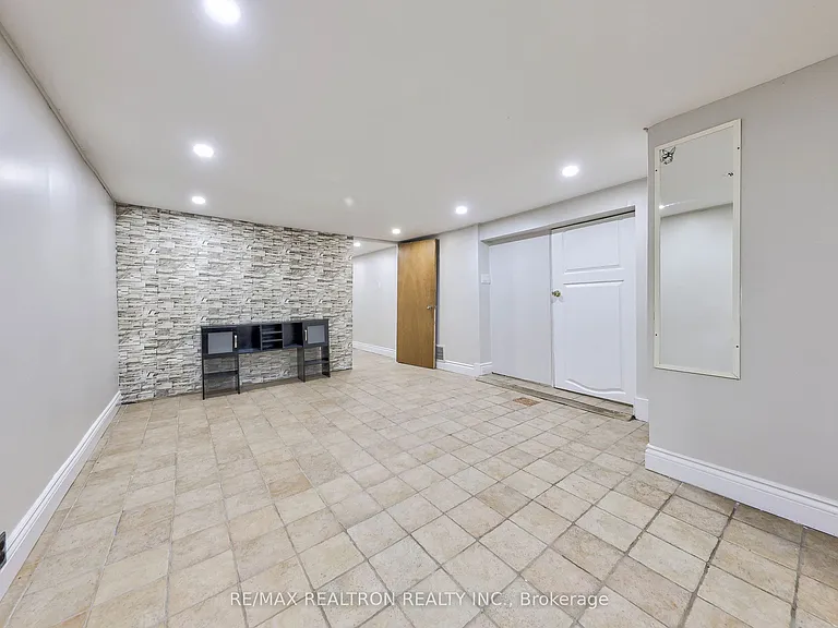 69 Harlandale Ave — Photo 19