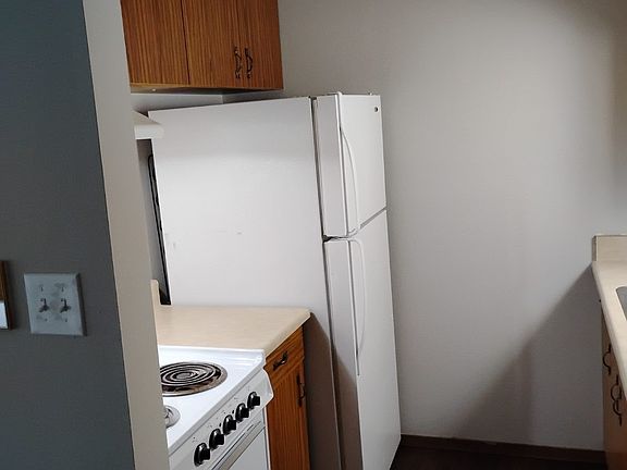 5th image of 725 N Spring St #1
