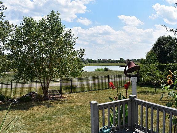 4th image of 16665 Lakeville Xing