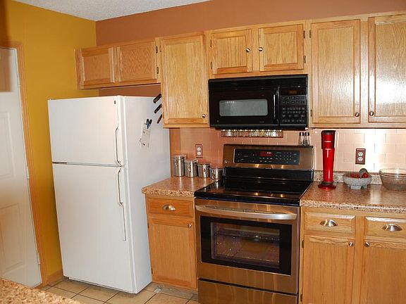 3rd image of 11412 Elmwood Ave N