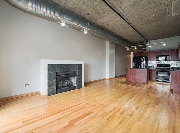4th image of 849 N Franklin St Unit 422