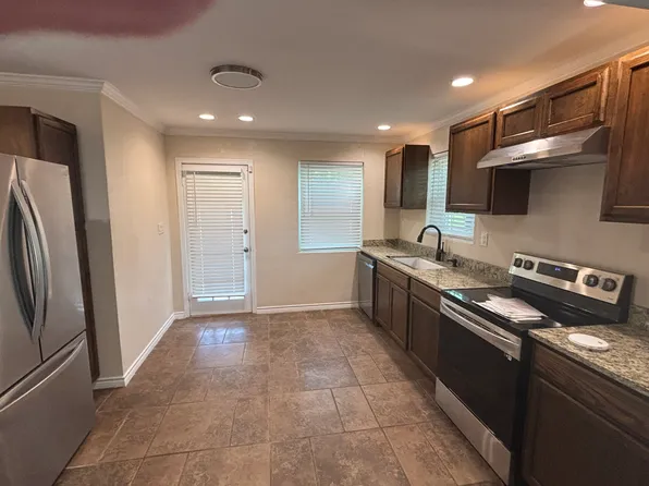 22130 Scenic Loop Rd, San Antonio, TX 78255
