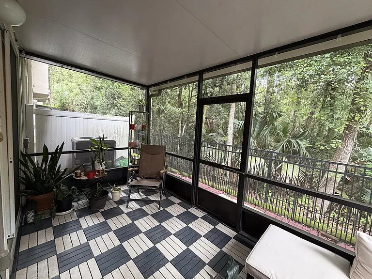 536 Pinebranch Cir — Photo 9