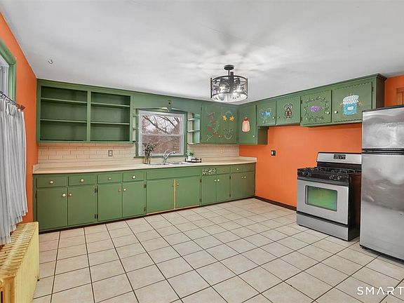 3rd image of 256 Route 2