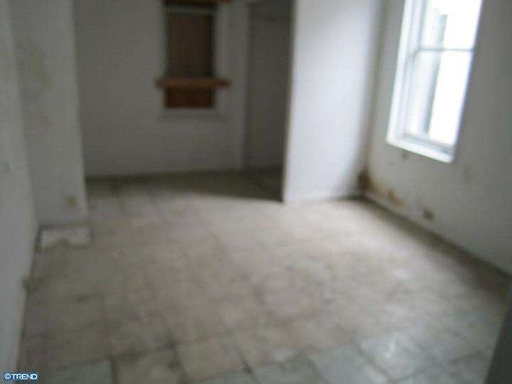 4th image of 1838 S Alden St