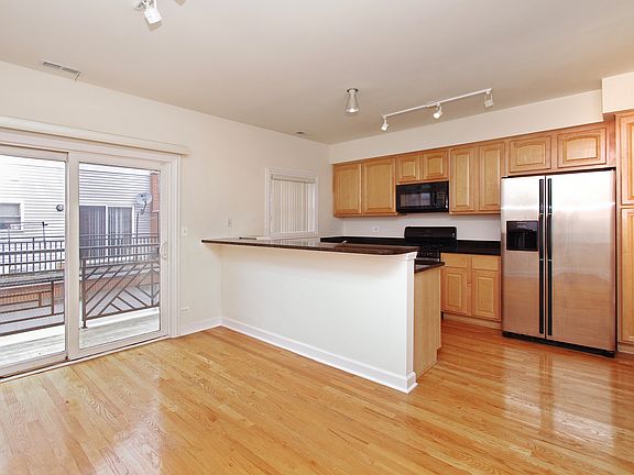 3rd image of 4873 N Winthrop Ave Unit G