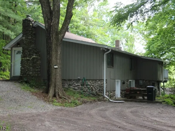 32 Goldfinch Ln, West Milford Twp., NJ 07421