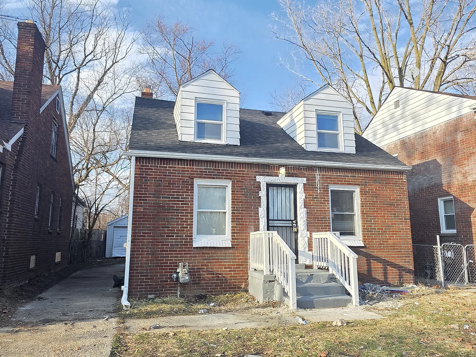 3 bed, 1.5 bath, 1350 sqft, $1,400 — Photo 2