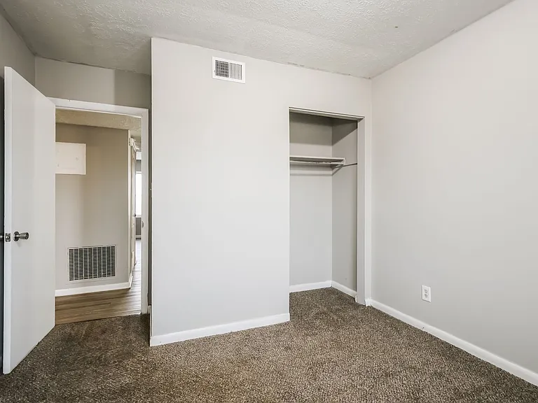 River Glow Apartments — Photo 21