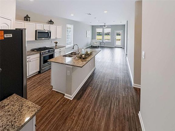 2nd image of 3407 Tide Wind Dr
