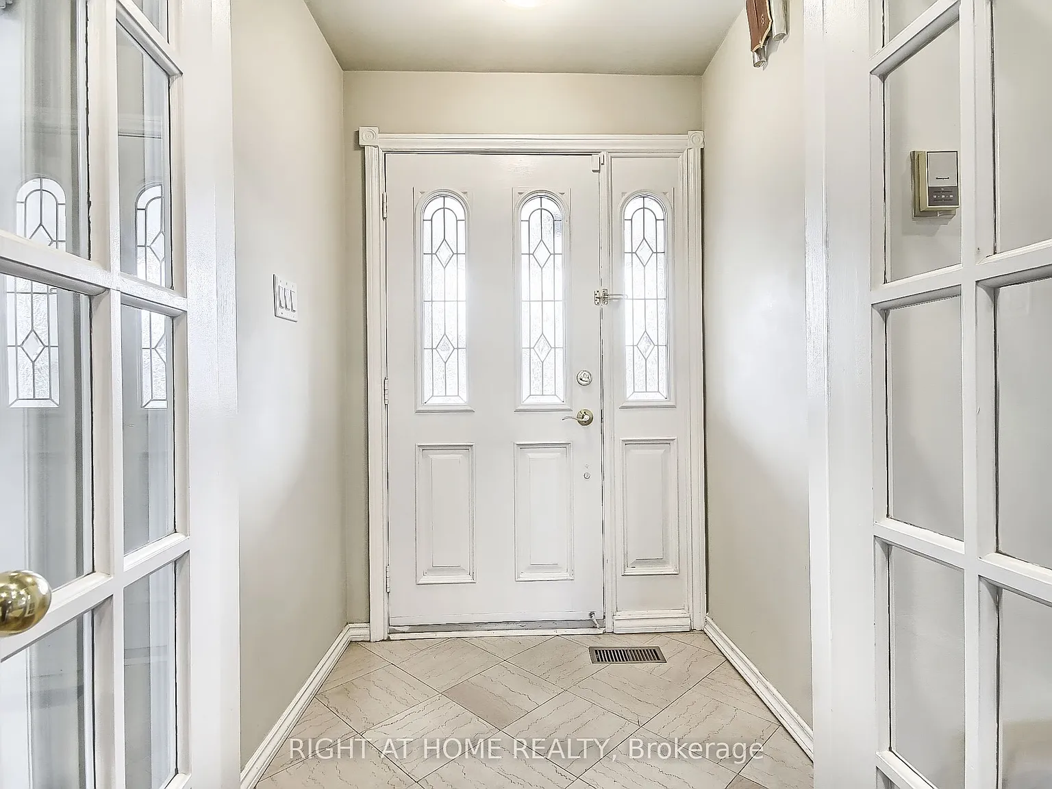 7 bed, $7,495 — Photo 4
