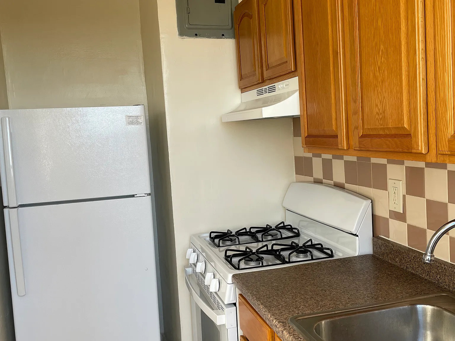 1 Bedroom Apartment — Photo 4