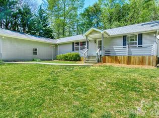 107 Sugar Mill Woods Dr, Zirconia, NC 28790