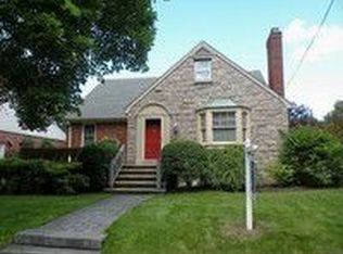 6 Golf Ave, Maywood, NJ 07607