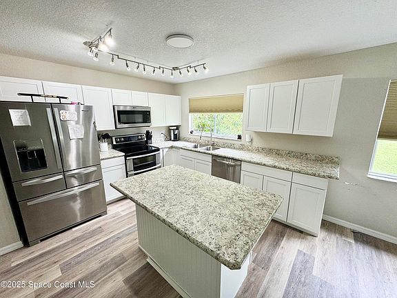 5th image of 1259 Cambo Ct NE