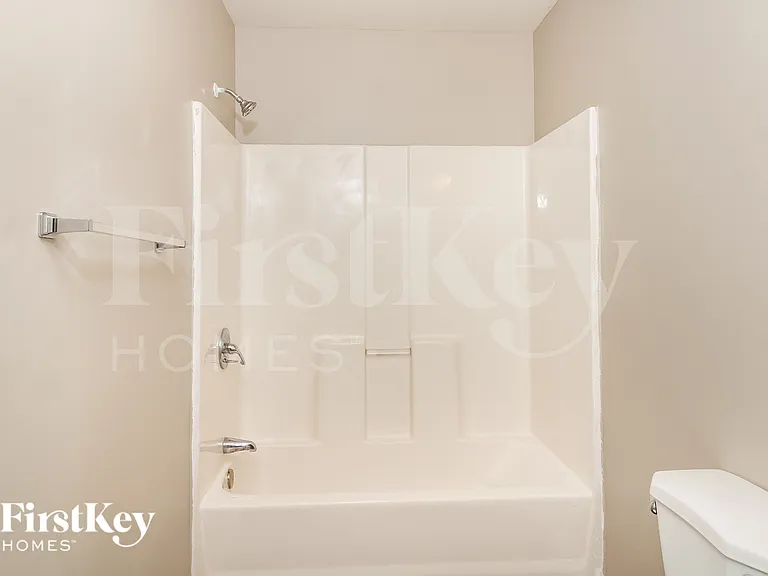 713 Garrett St — Photo 9