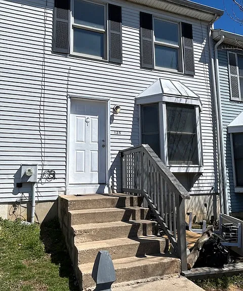 124 Whitburn Pl — Photo 1