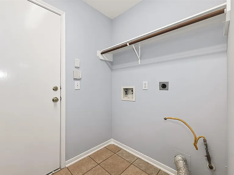 3135 Silver Cedar Trl — Photo 25