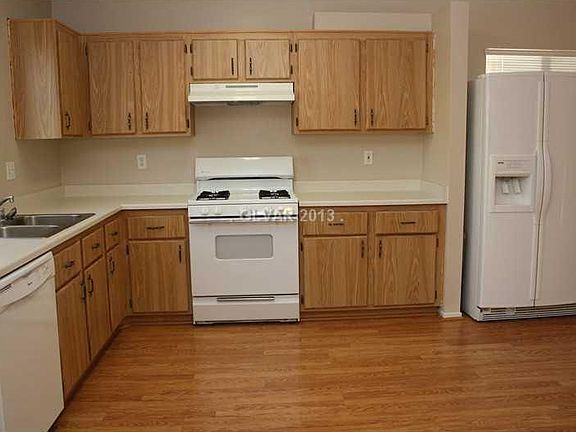 4th image of 2912 Shady Garden Ct