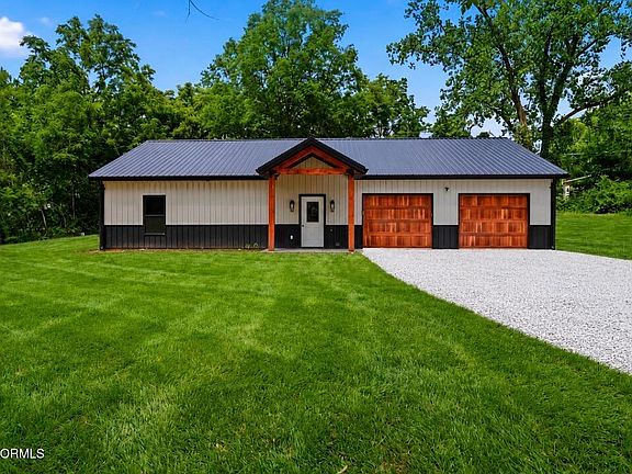 3rd image of 2220 Valley Dr