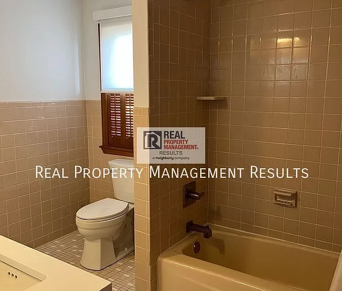 603 W Water St — Photo 10