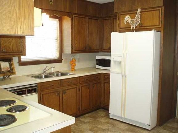 4th image of 1109 Bernadette Dr
