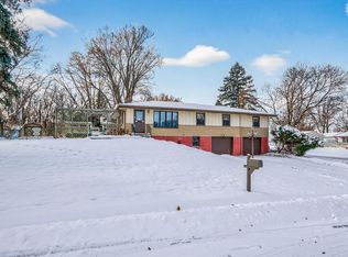 6381 Rath Dr, Woodbury, MN 55125