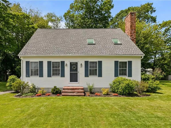 17 Basswood Dr, Bristol, RI 02809